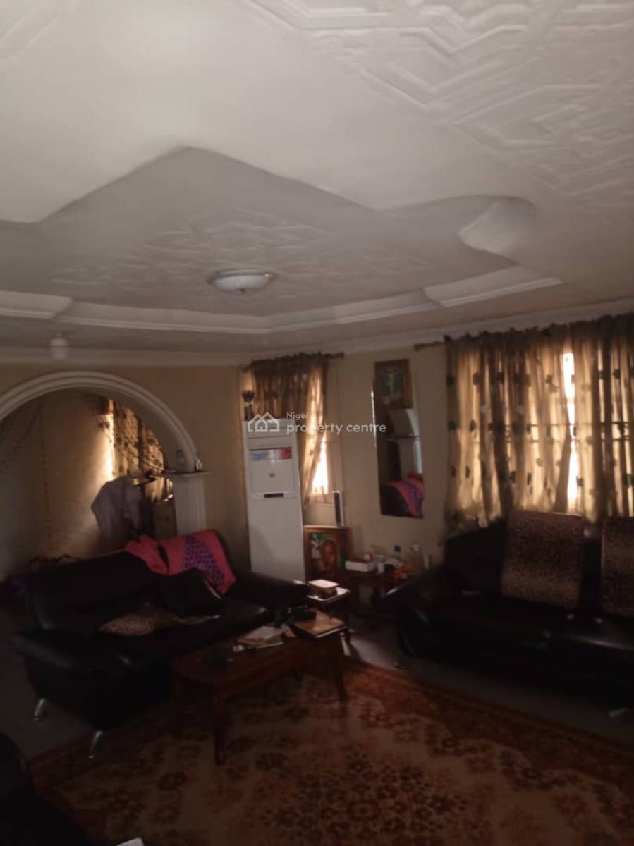 5 Bedroom Duplex with 3 Units Room and Parlour Self Contain, Tyre Bus Stop, Airport, Alakia, Ibadan, Oyo, Detached Duplex for Sale