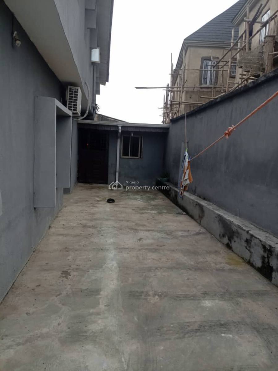 5 Bedroom Duplex with 3 Units Room and Parlour Self Contain, Tyre Bus Stop, Airport, Alakia, Ibadan, Oyo, Detached Duplex for Sale