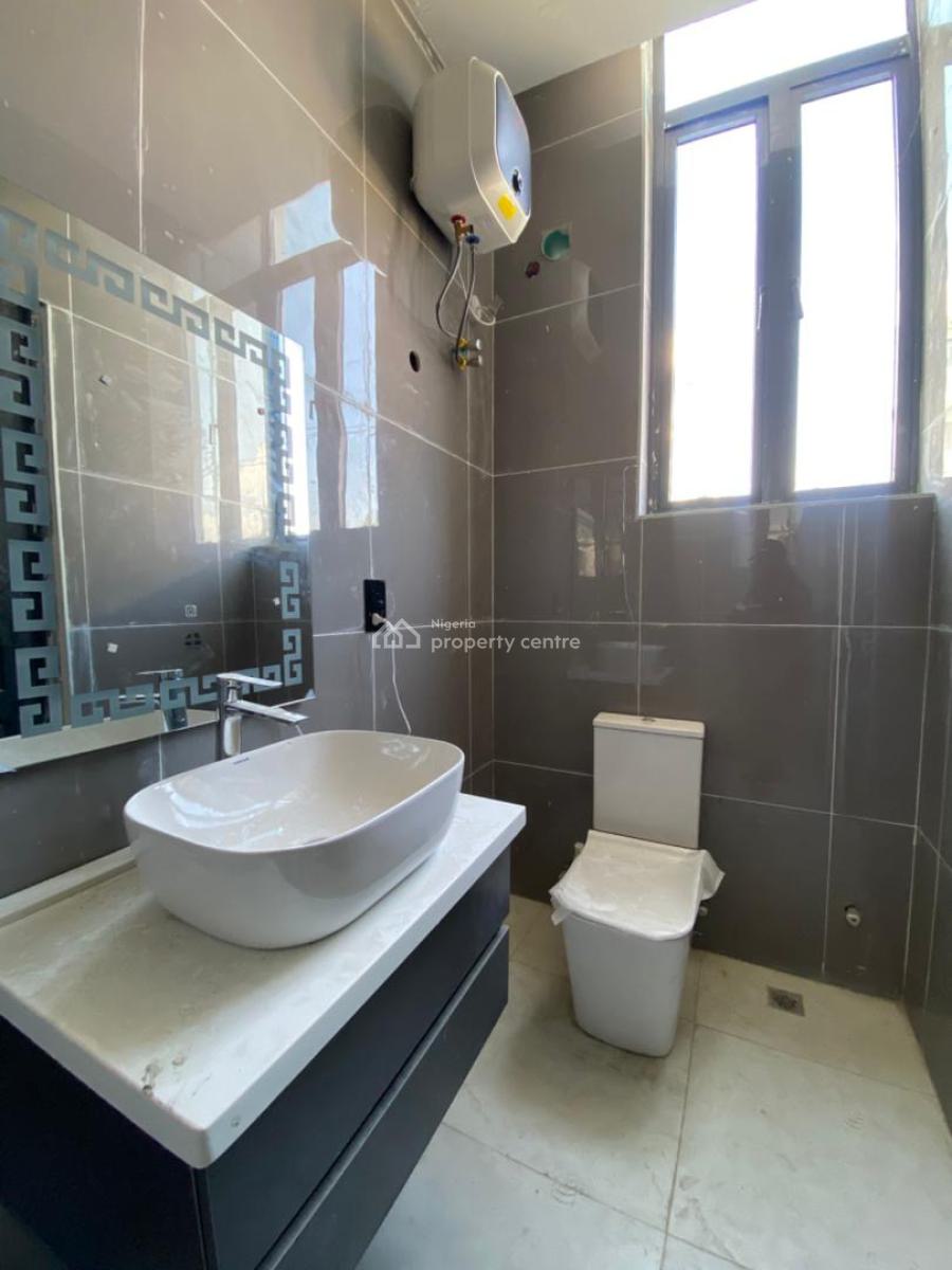 2 Bedroom Apartment, Lekki Phase 1, Lekki, Lagos, Block of Flats for Sale