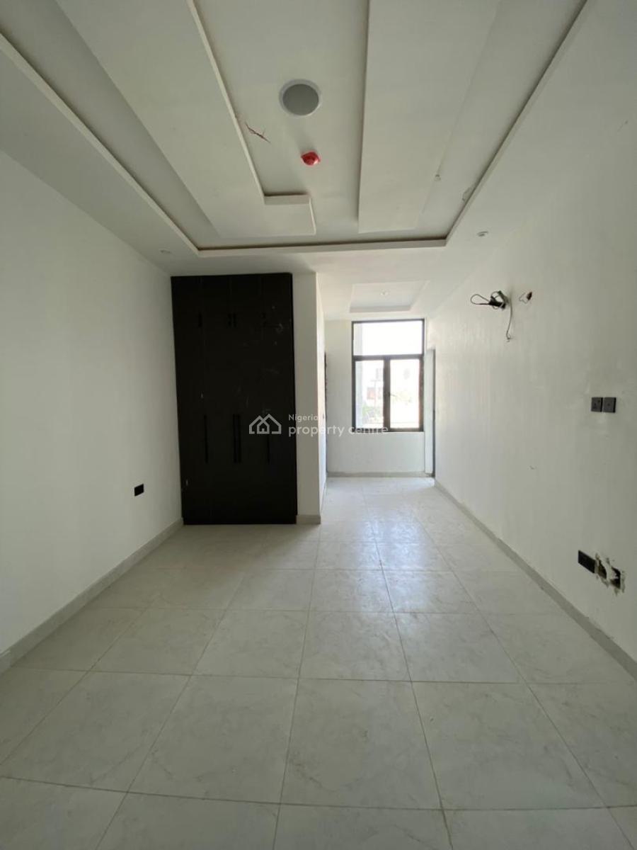 2 Bedroom Apartment, Lekki Phase 1, Lekki, Lagos, Block of Flats for Sale