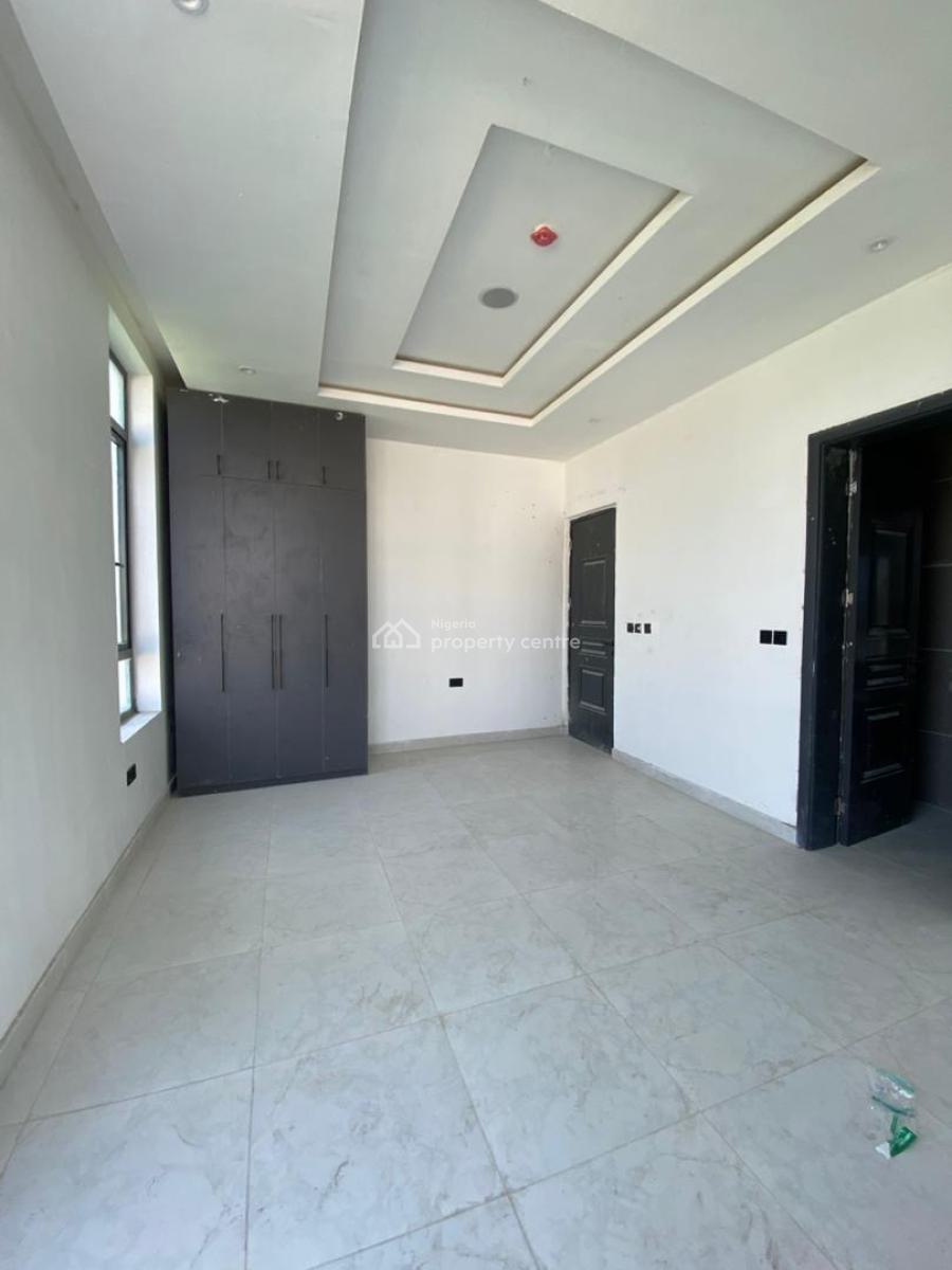 2 Bedroom Apartment, Lekki Phase 1, Lekki, Lagos, Block of Flats for Sale