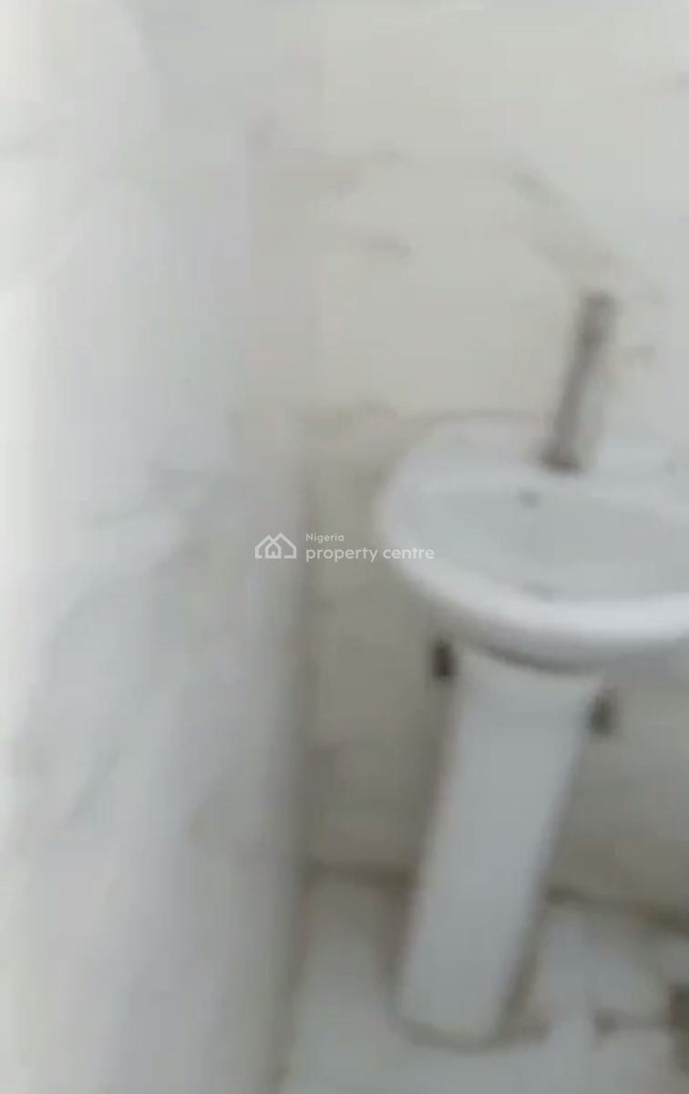 Well-finished and Furnished 3-bedroom Apartment (upstairs), Obanikoro, Shomolu, Lagos, Flat / Apartment for Rent