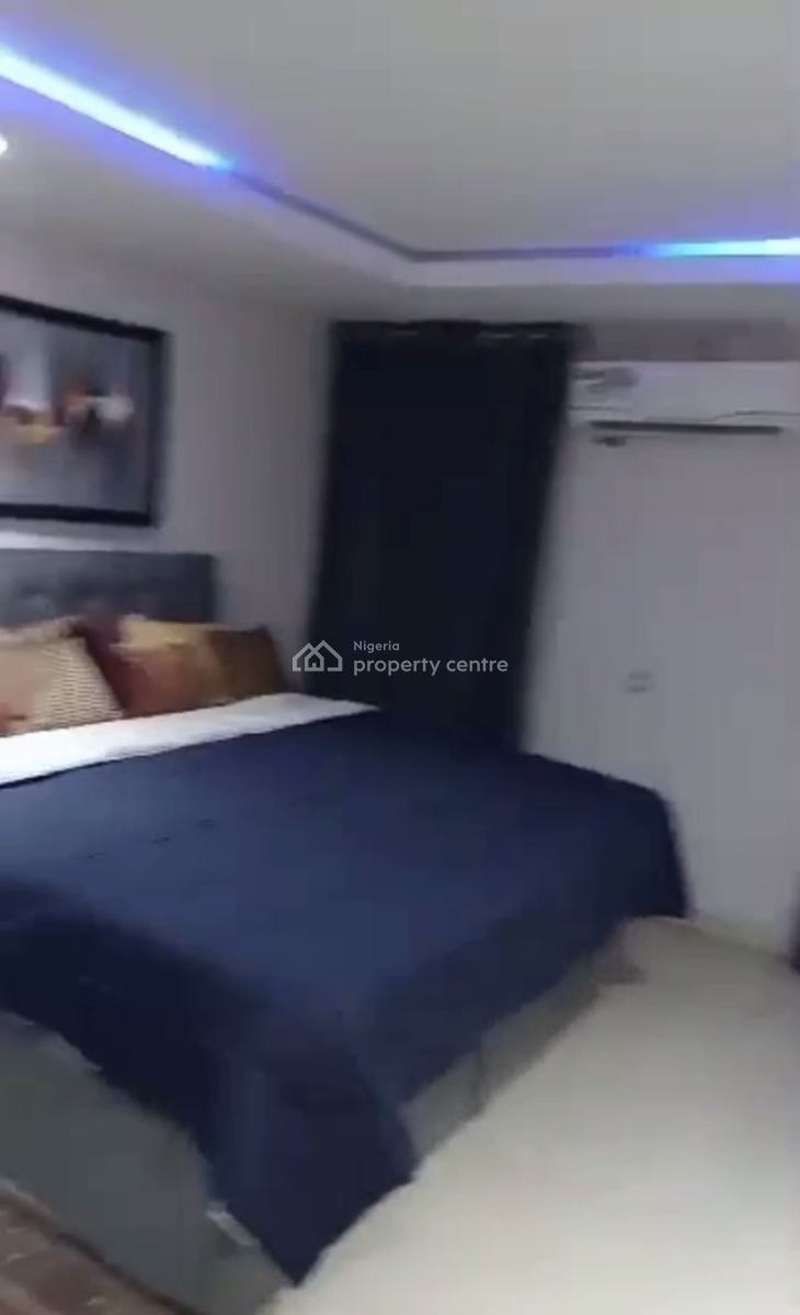 Well-finished and Furnished 3-bedroom Apartment (upstairs), Obanikoro, Shomolu, Lagos, Flat / Apartment for Rent