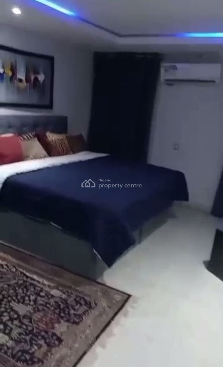 Well-finished and Furnished 3-bedroom Apartment (upstairs), Obanikoro, Shomolu, Lagos, Flat / Apartment for Rent