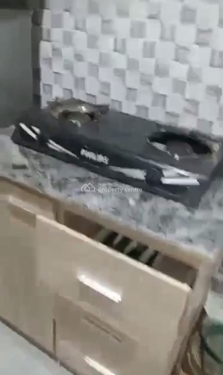 Well-finished and Furnished 3-bedroom Apartment (upstairs), Obanikoro, Shomolu, Lagos, Flat / Apartment for Rent