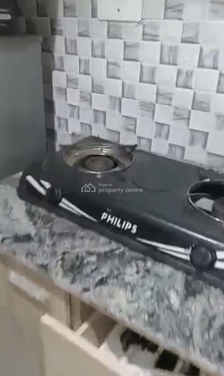 Well-finished and Furnished 3-bedroom Apartment (upstairs), Obanikoro, Shomolu, Lagos, Flat / Apartment for Rent