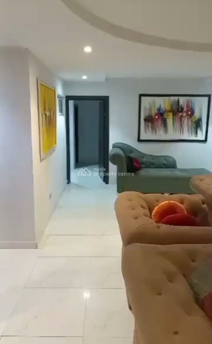 Well-finished and Furnished 3-bedroom Apartment (upstairs), Obanikoro, Shomolu, Lagos, Flat / Apartment for Rent