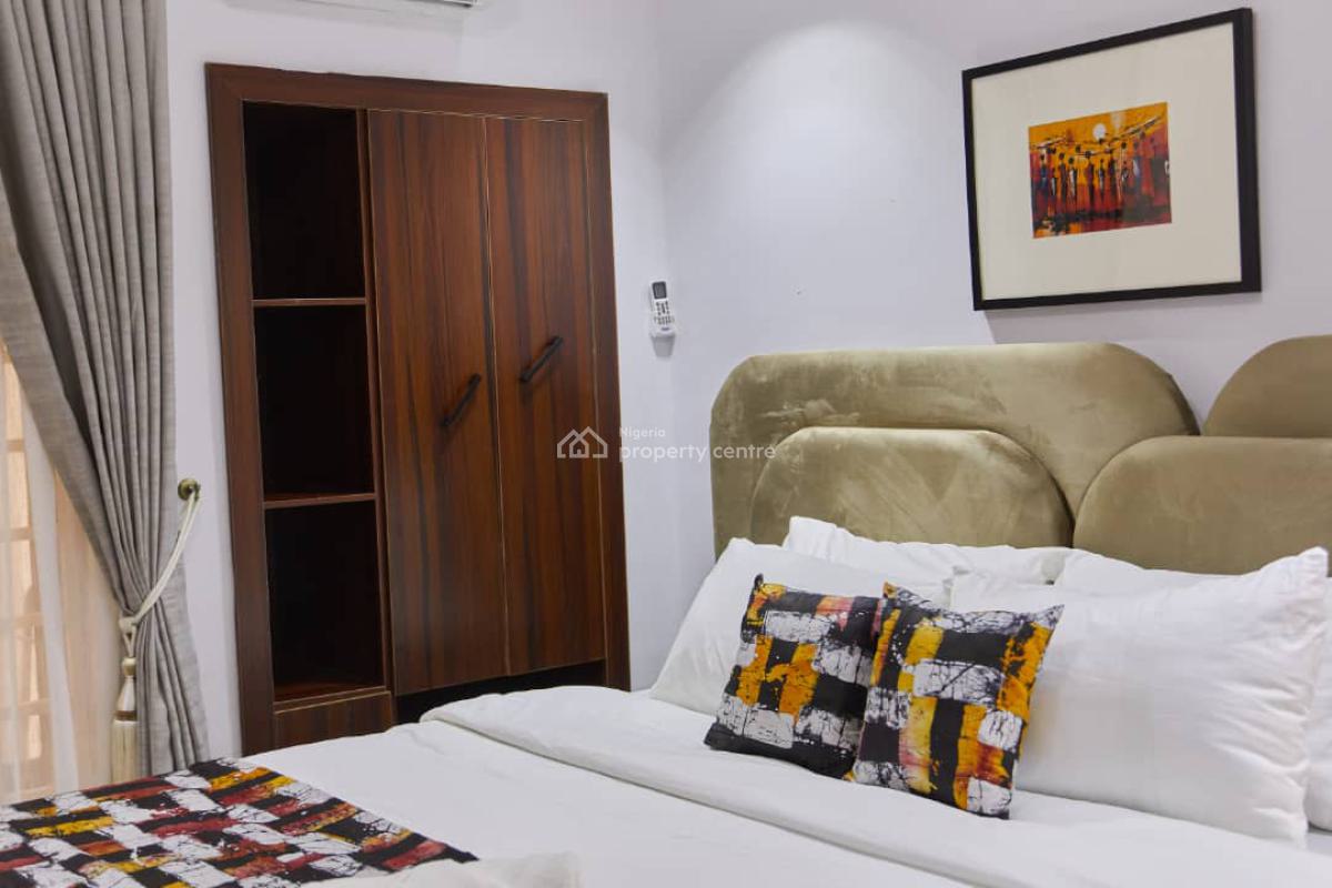 Charming 1bedroom Apartment, Adeola Ajayi Crescent, Mafoluku, Oshodi, Lagos, Flat / Apartment Short Let