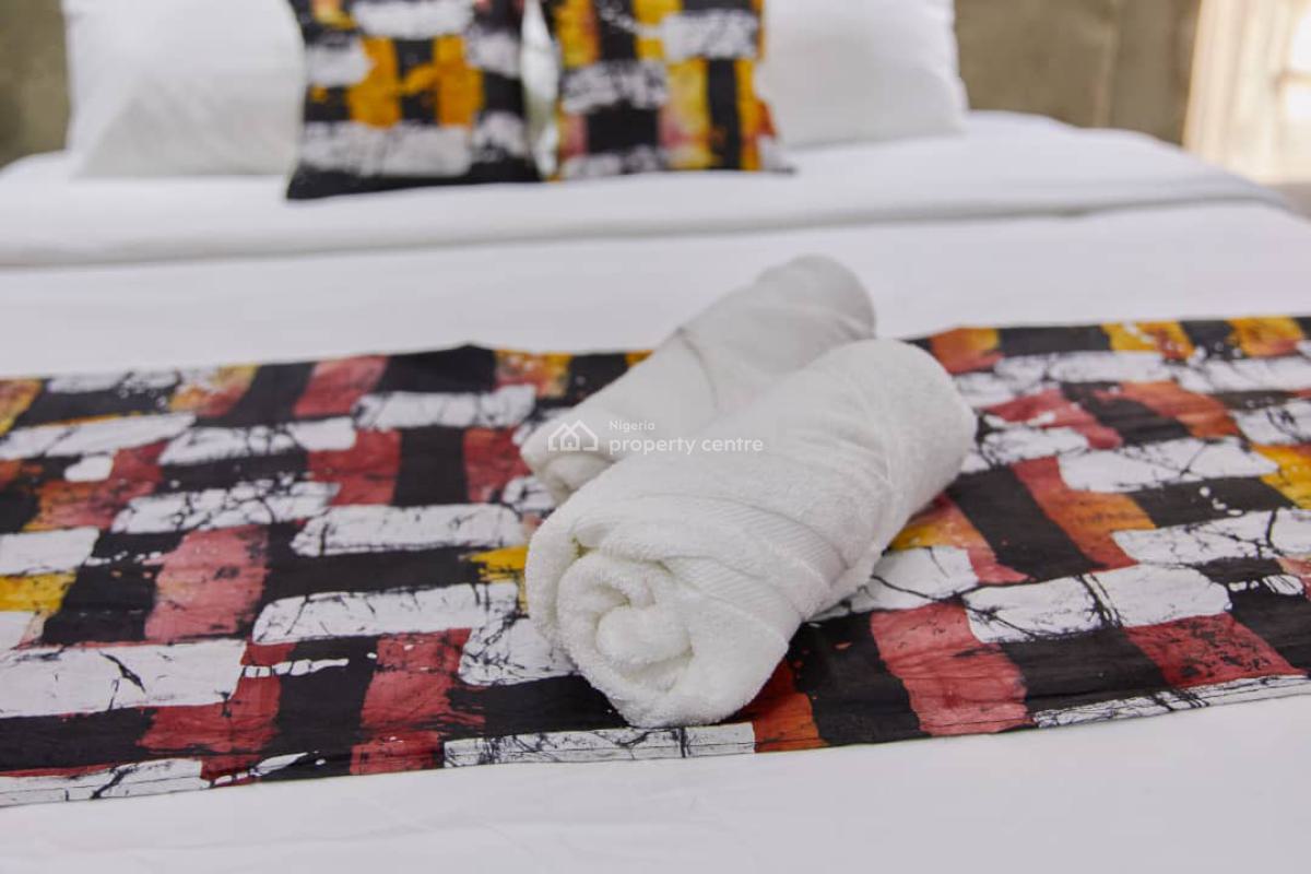 Charming 1bedroom Apartment, Adeola Ajayi Crescent, Mafoluku, Oshodi, Lagos, Flat / Apartment Short Let