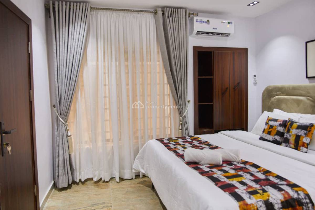 Charming 1bedroom Apartment, Adeola Ajayi Crescent, Mafoluku, Oshodi, Lagos, Flat / Apartment Short Let