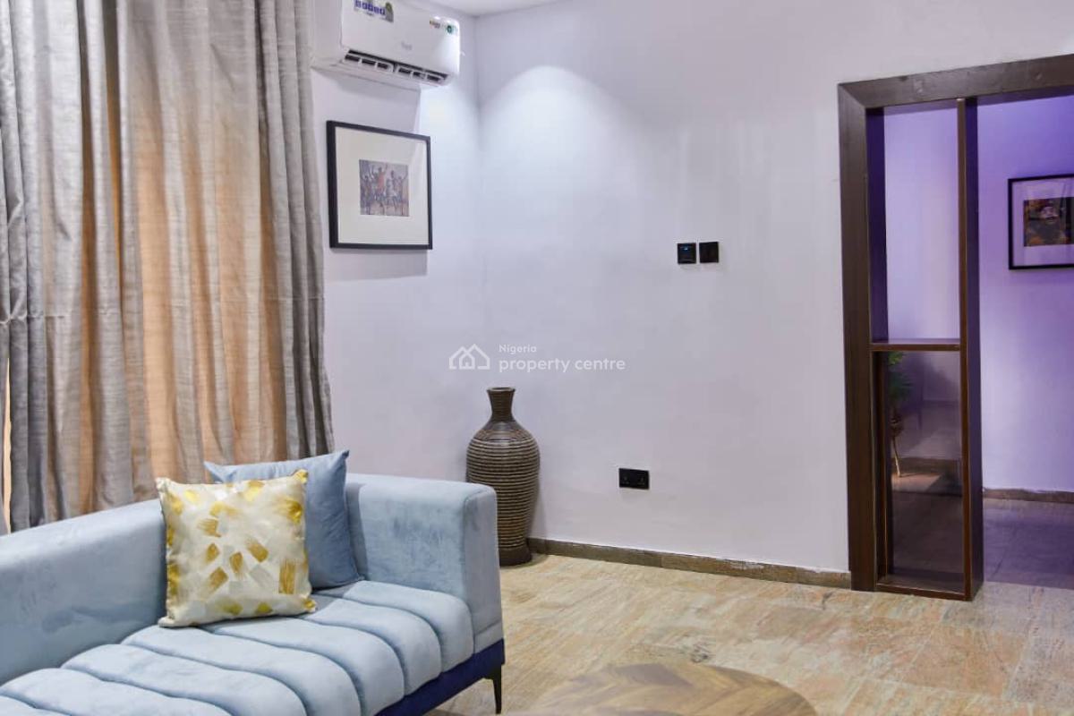 Charming 1bedroom Apartment, Adeola Ajayi Crescent, Mafoluku, Oshodi, Lagos, Flat / Apartment Short Let