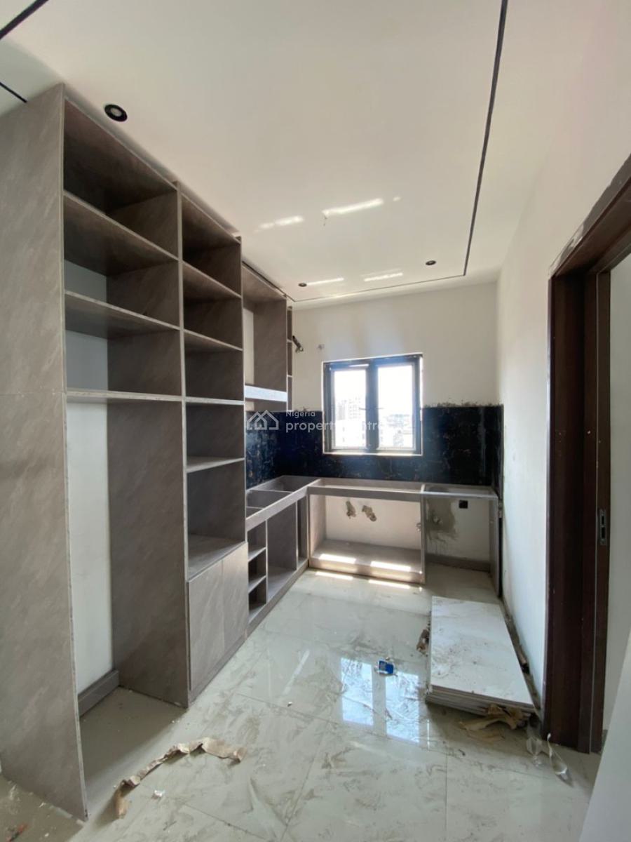 2 Bedroom Apartment, Lekki, Lagos, Block of Flats for Sale