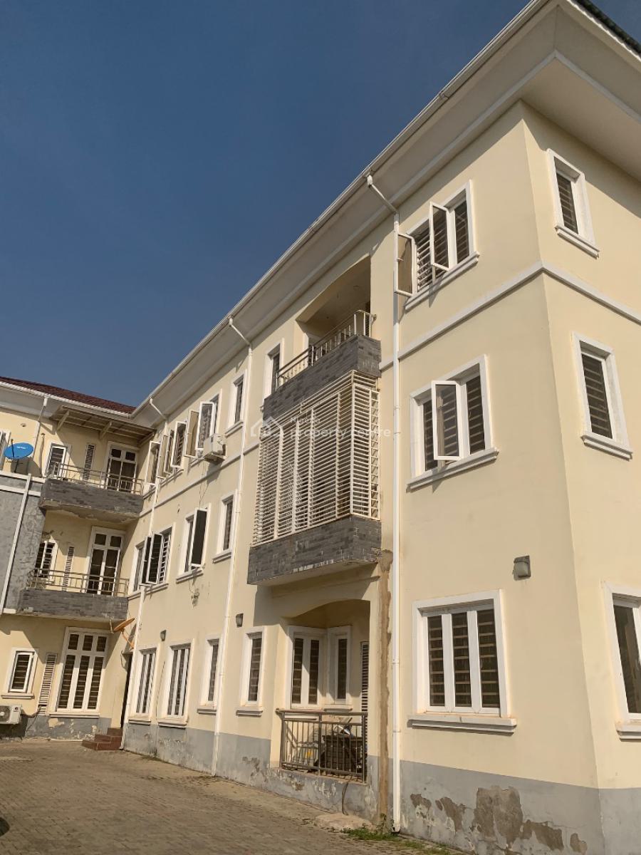 Standard 3 Bedrooms with Bq, Gilmore Behind Nnpl, Jahi, Abuja, Flat / Apartment for Rent