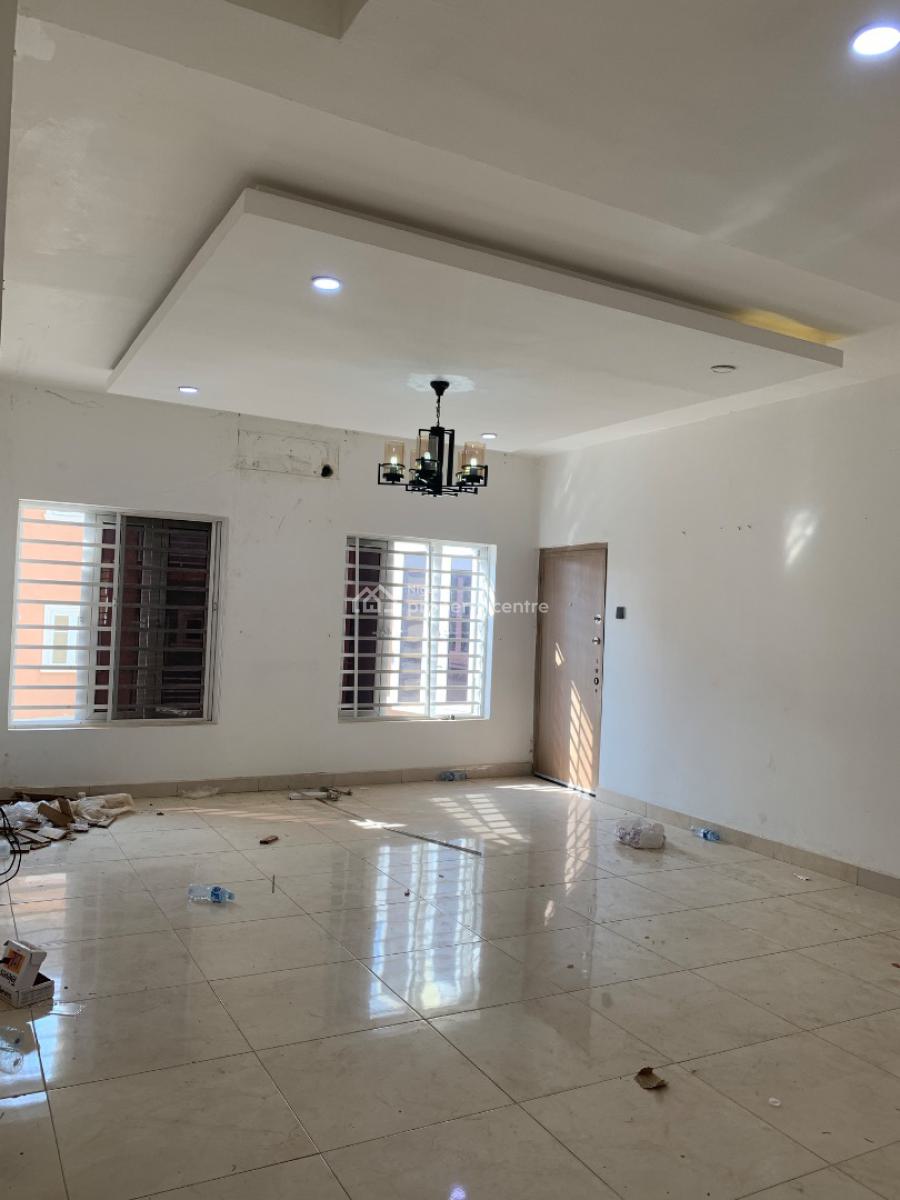 Standard 3 Bedrooms with Bq, Gilmore Behind Nnpl, Jahi, Abuja, Flat / Apartment for Rent
