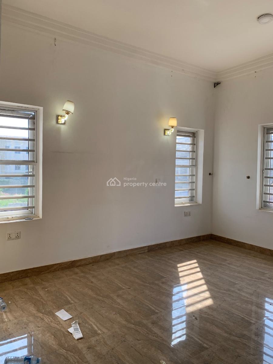 Standard 3 Bedrooms with Bq, Gilmore Behind Nnpl, Jahi, Abuja, Flat / Apartment for Rent