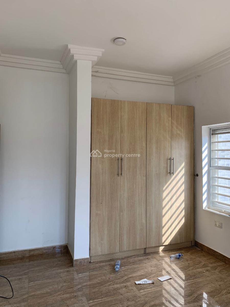 Standard 3 Bedrooms with Bq, Gilmore Behind Nnpl, Jahi, Abuja, Flat / Apartment for Rent