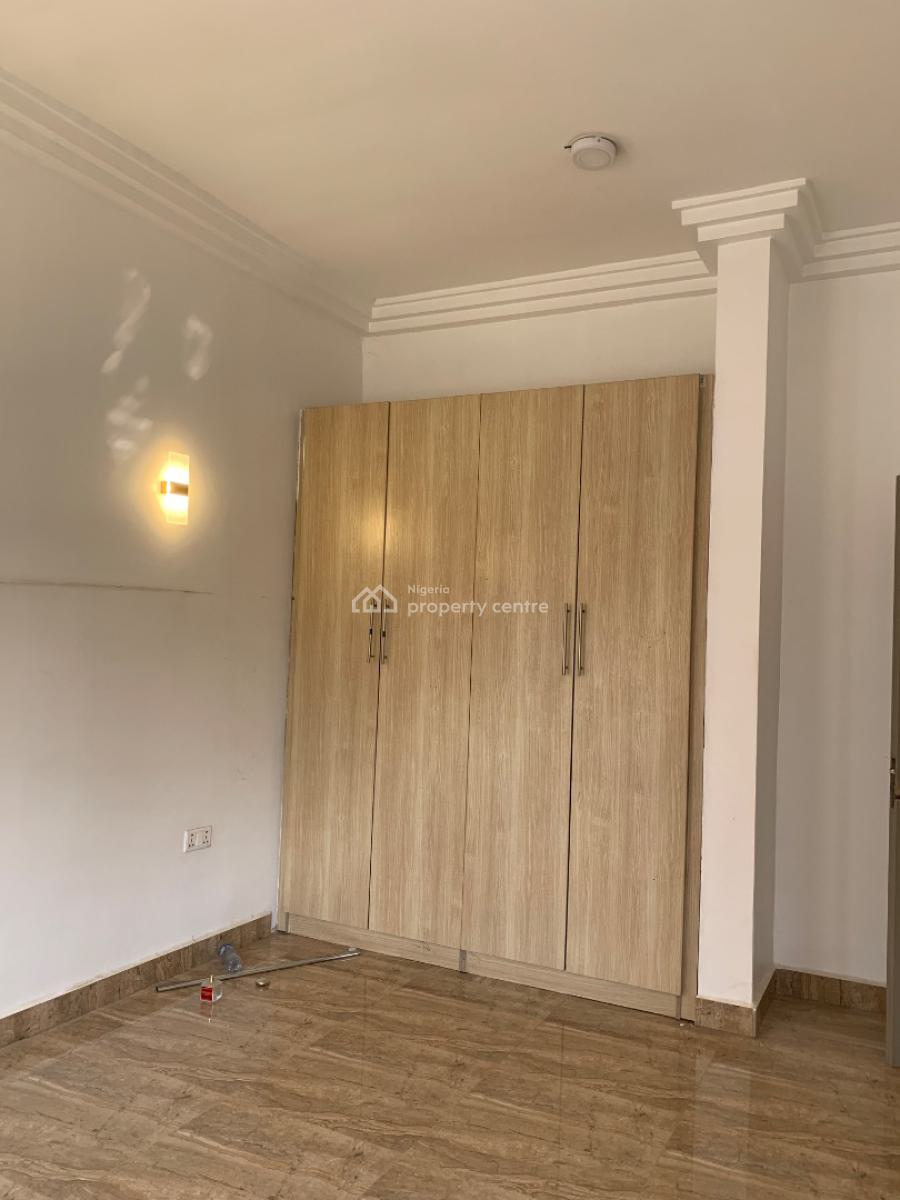 Standard 3 Bedrooms with Bq, Gilmore Behind Nnpl, Jahi, Abuja, Flat / Apartment for Rent