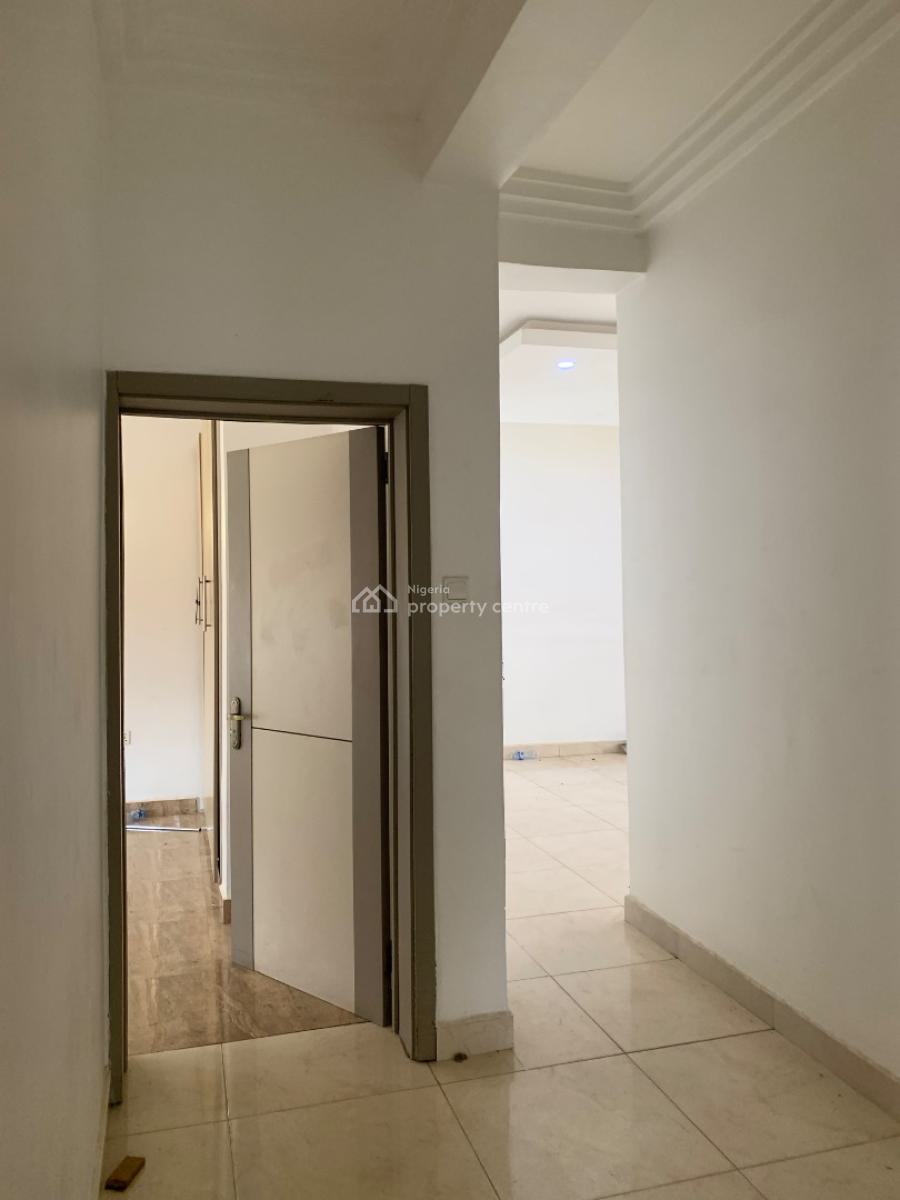 Standard 3 Bedrooms with Bq, Gilmore Behind Nnpl, Jahi, Abuja, Flat / Apartment for Rent