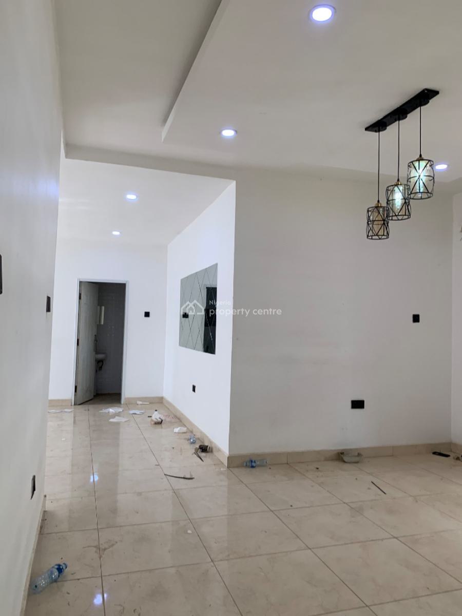 Standard 3 Bedrooms with Bq, Gilmore Behind Nnpl, Jahi, Abuja, Flat / Apartment for Rent