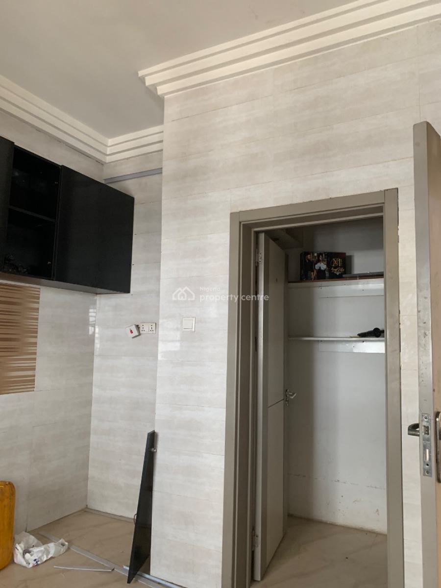 Standard 3 Bedrooms with Bq, Gilmore Behind Nnpl, Jahi, Abuja, Flat / Apartment for Rent