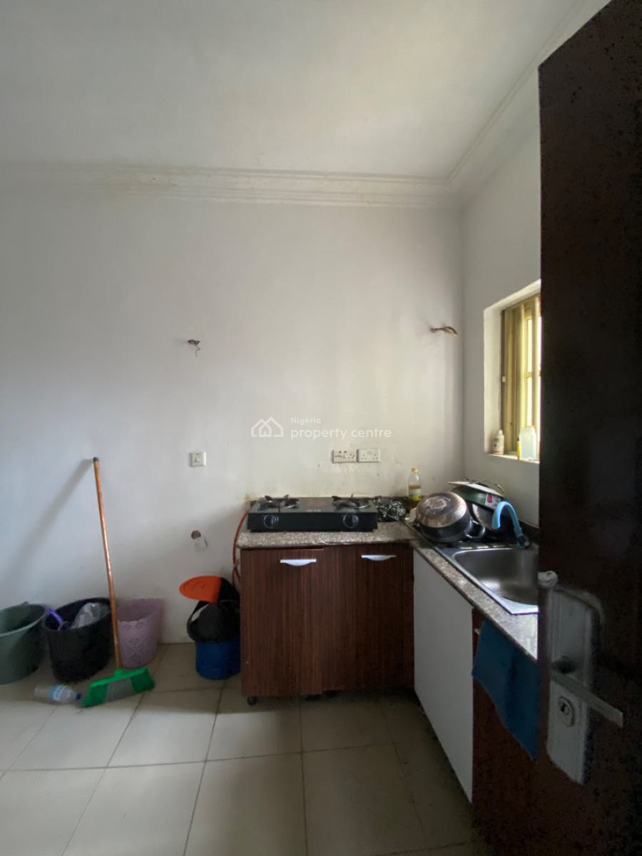 Standard Two Bedroom Flat, Lekki, Lagos, Flat / Apartment for Rent
