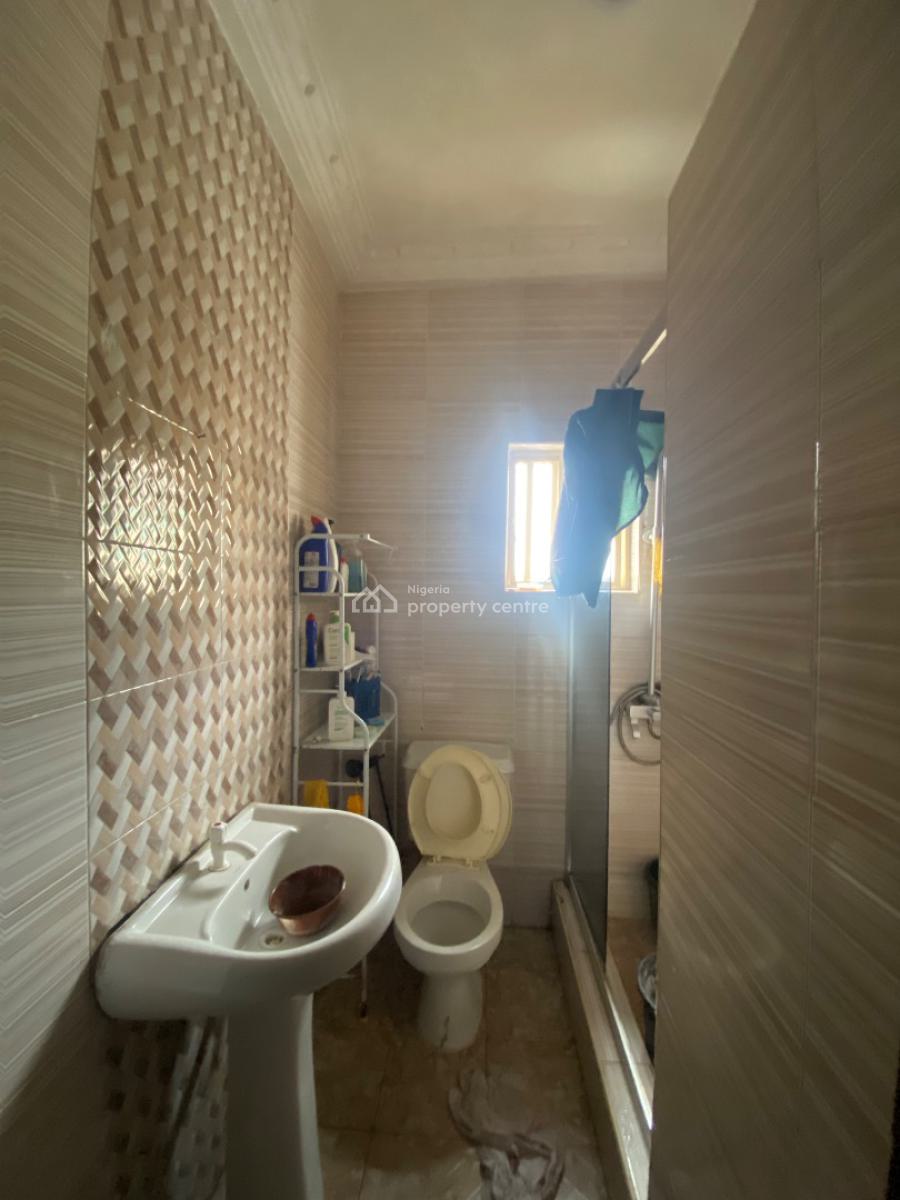 Standard Two Bedroom Flat, Lekki, Lagos, Flat / Apartment for Rent