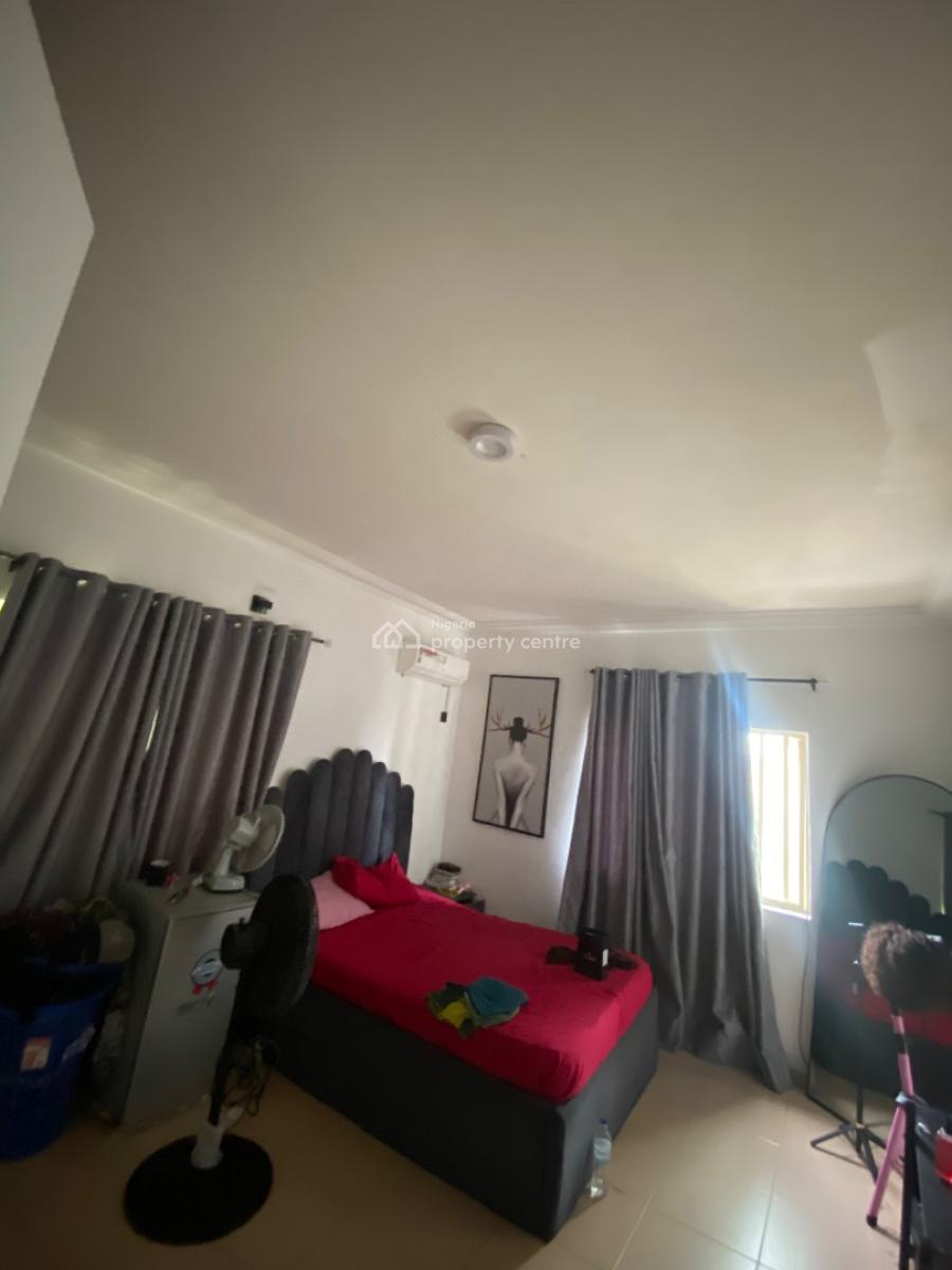 Standard Two Bedroom Flat, Lekki, Lagos, Flat / Apartment for Rent