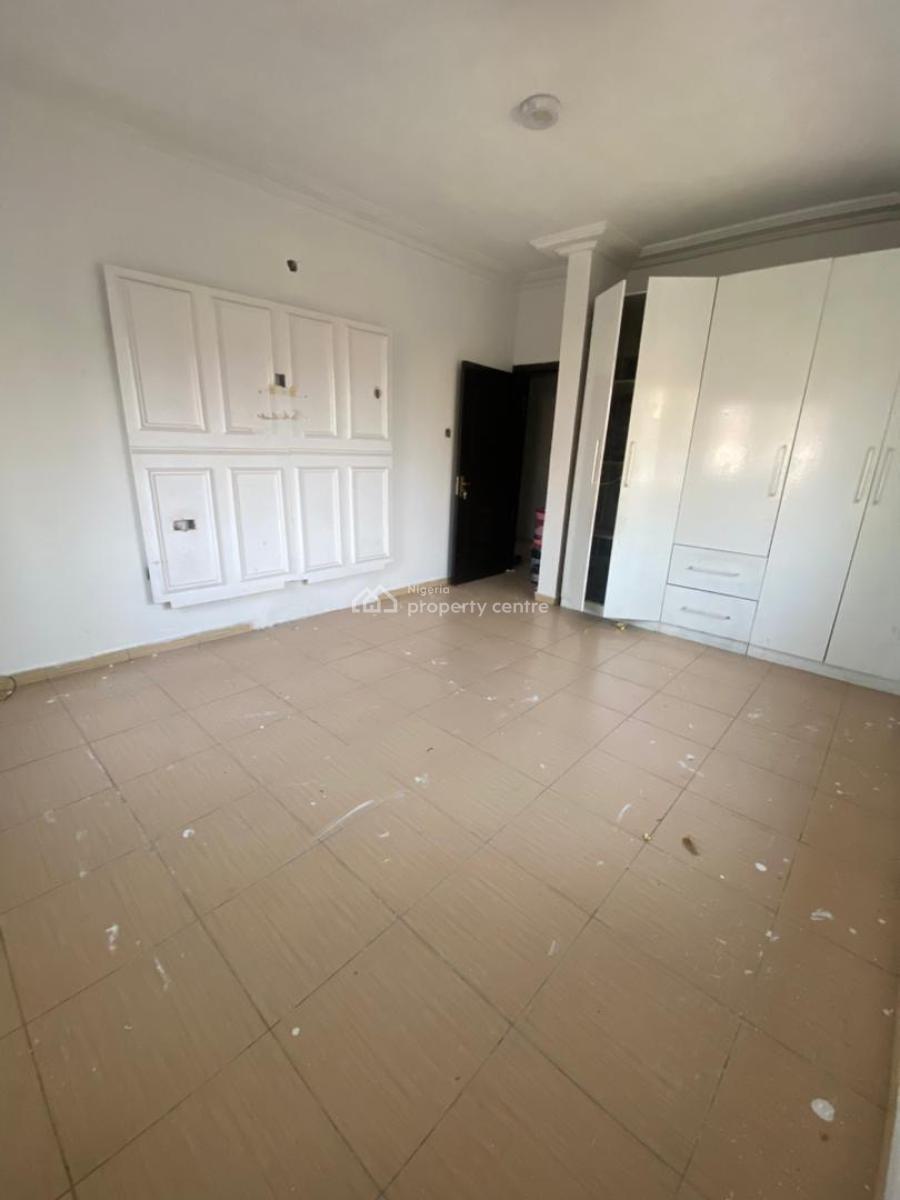 Standard Two Bedroom Flat, Lekki, Lagos, Flat / Apartment for Rent