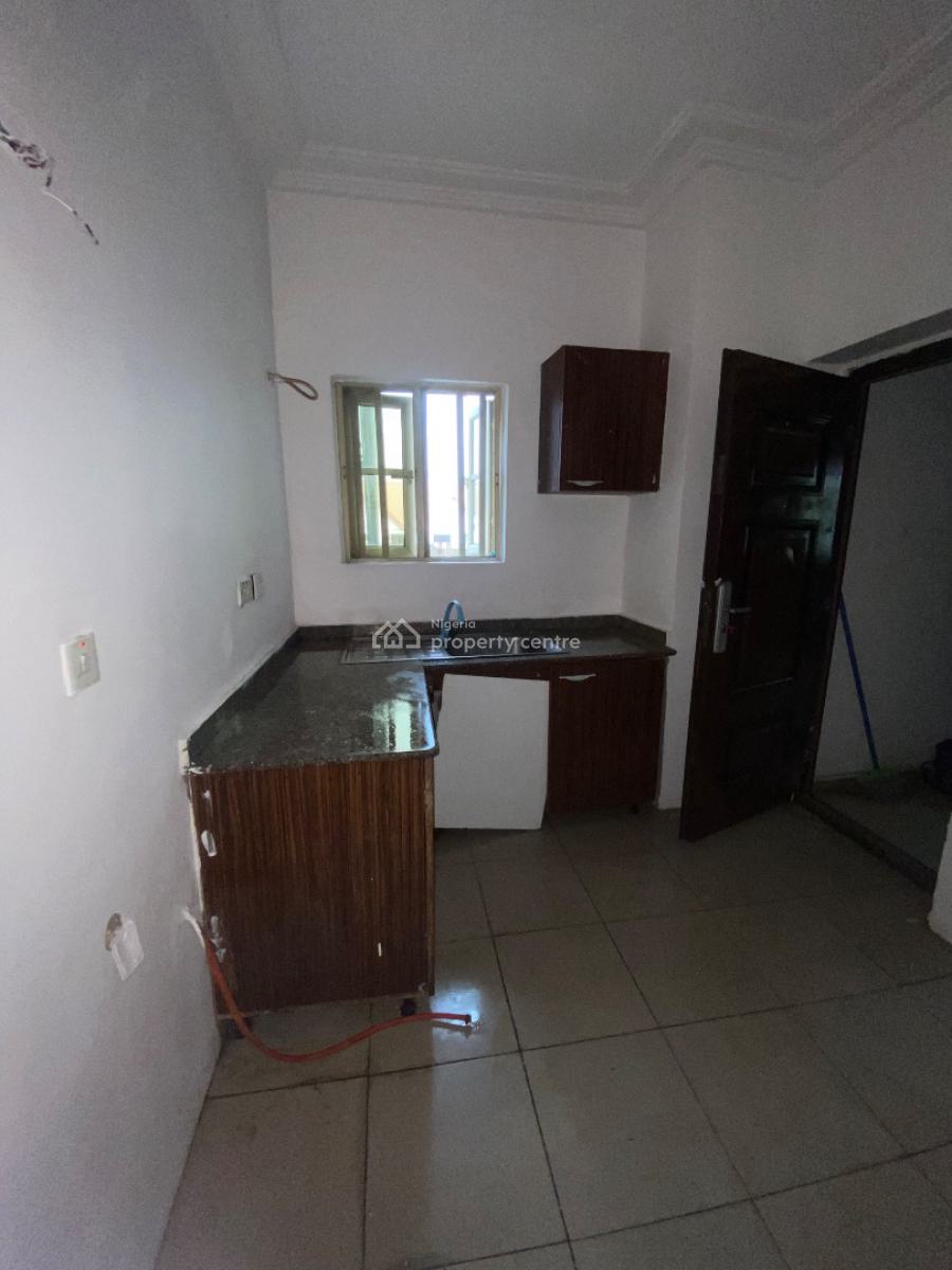 Standard Two Bedrooms Flat, Lekki, Lagos, Flat / Apartment for Rent