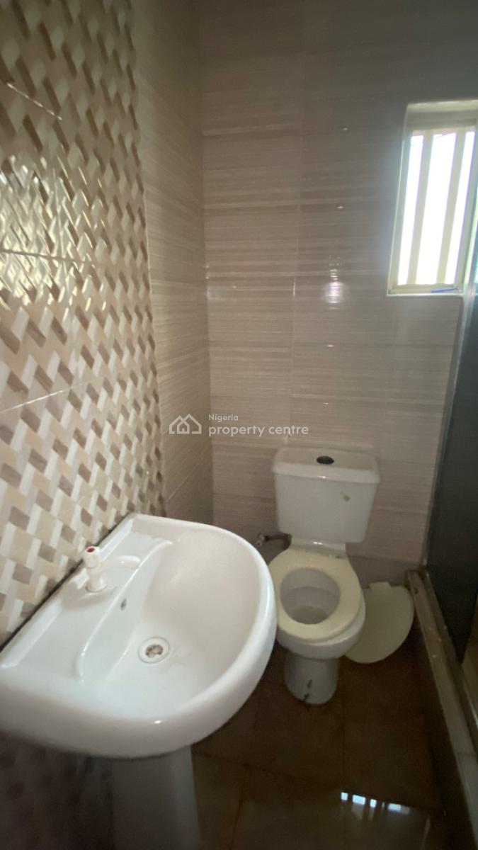 Standard Two Bedrooms Flat, Lekki, Lagos, Flat / Apartment for Rent