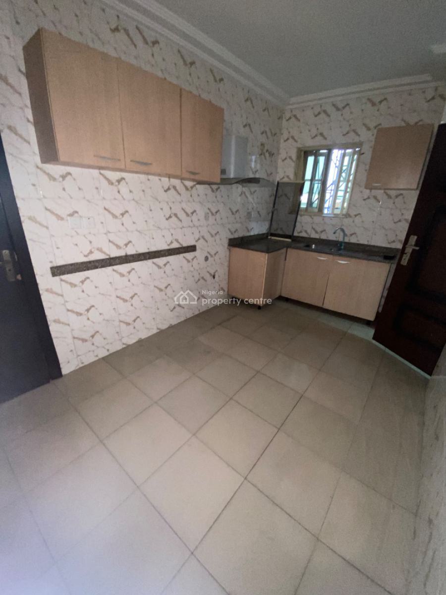 Standard Two Bedrooms Flat, Lekki, Lagos, Flat / Apartment for Rent