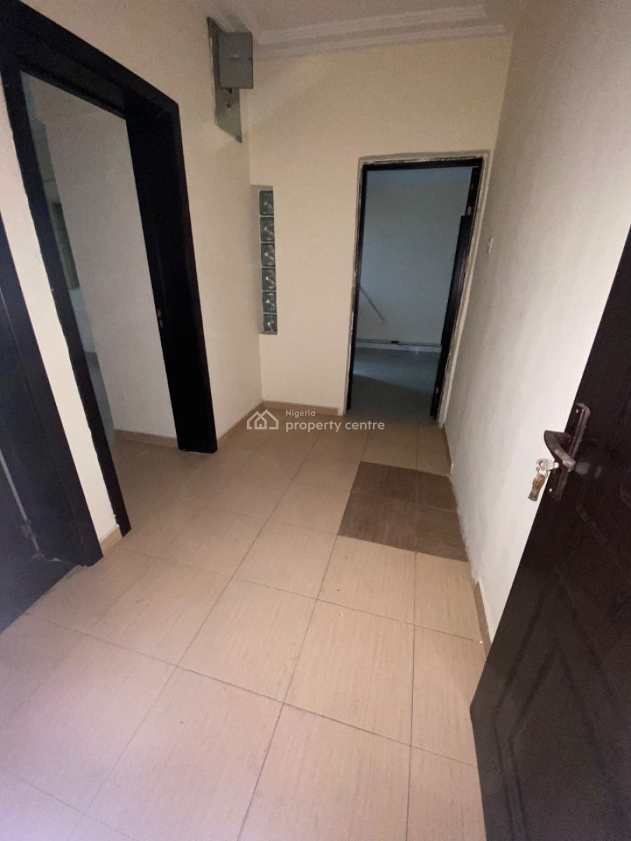 Standard Two Bedrooms Flat, Lekki, Lagos, Flat / Apartment for Rent