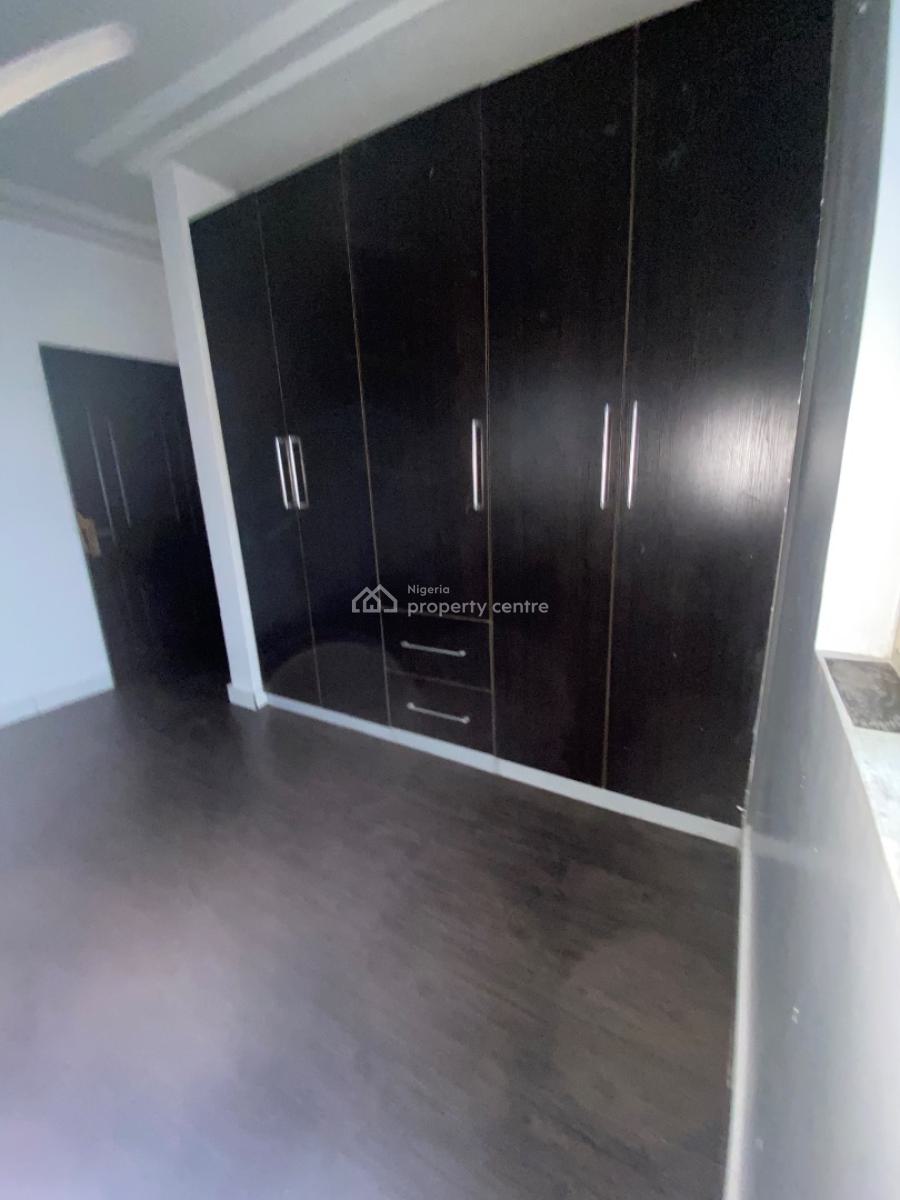 Standard Two Bedrooms Flat, Lekki, Lagos, Flat / Apartment for Rent