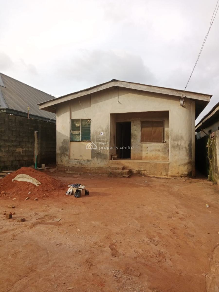 Solidly Built Tenement Bungalow, Captain Axis, Abule Egba, Agege, Lagos, Detached Bungalow for Sale