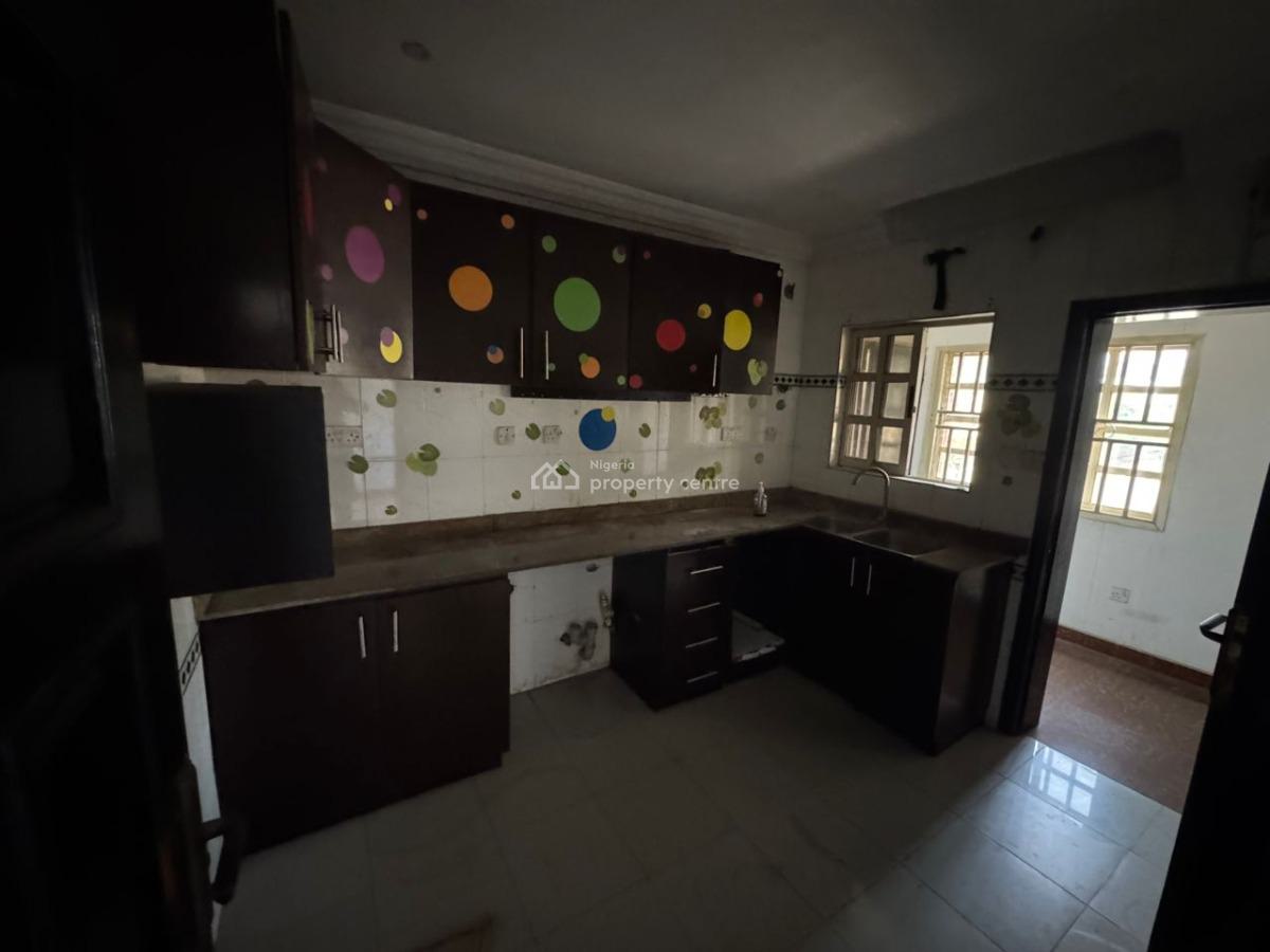 Well Maintain 3 Bedroom Flat, Off Admiralty Way, Lekki Phase 1, Lekki, Lagos, Flat / Apartment for Rent