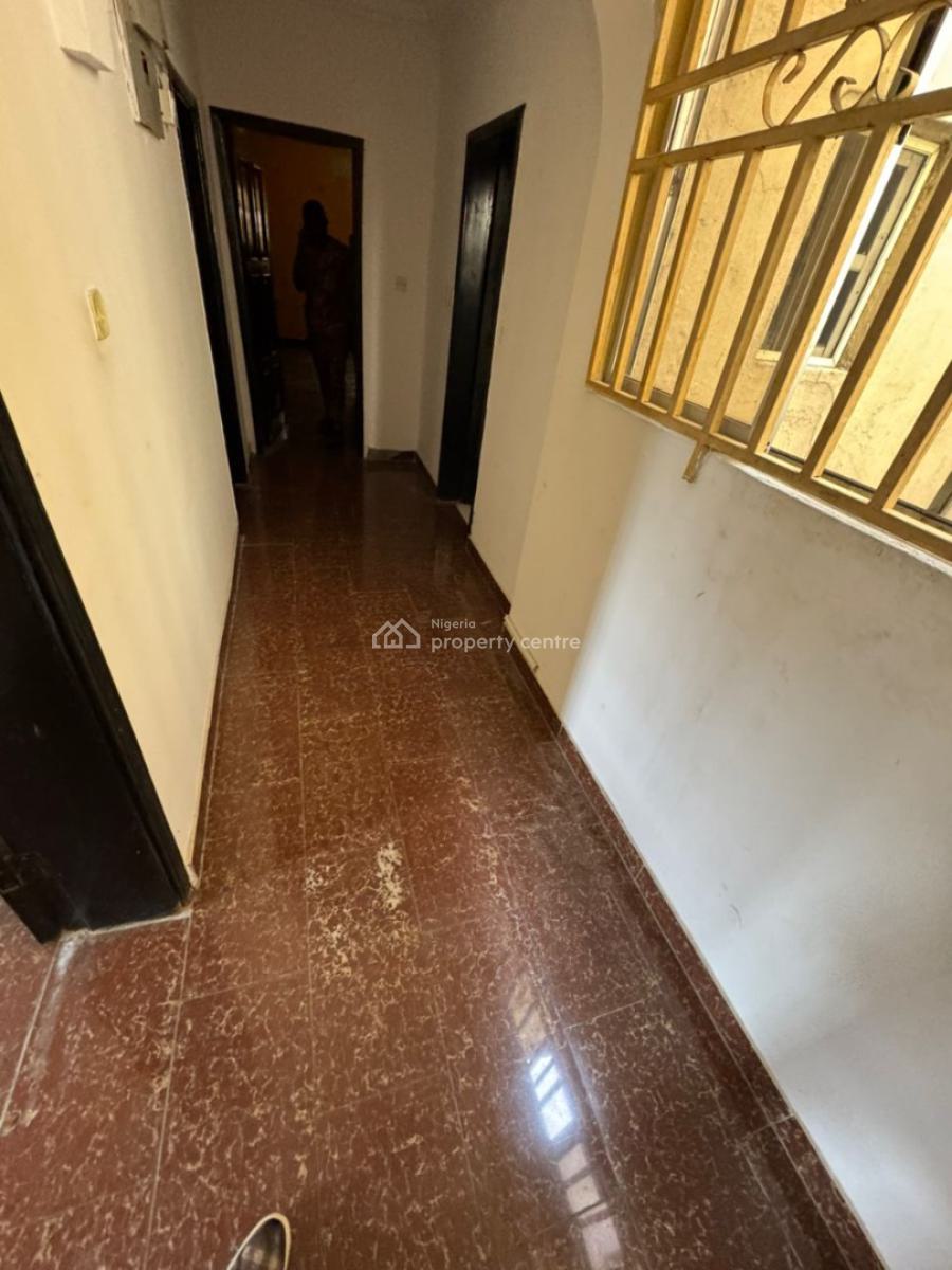 Well Maintain 3 Bedroom Flat, Off Admiralty Way, Lekki Phase 1, Lekki, Lagos, Flat / Apartment for Rent