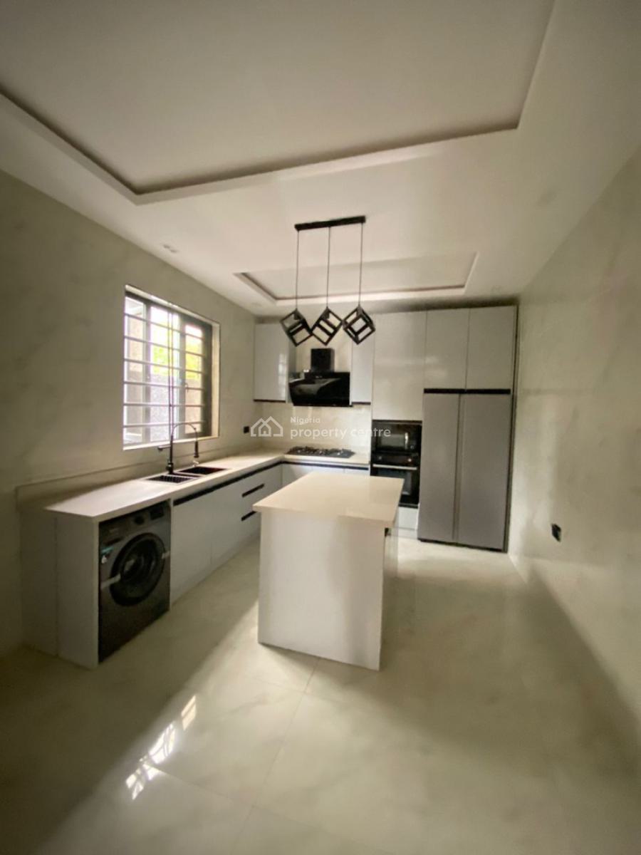 Contemporary 5 Bedroom Terrace Duplex with Bq, Ologolo, Lekki, Lagos, Terraced Duplex for Sale