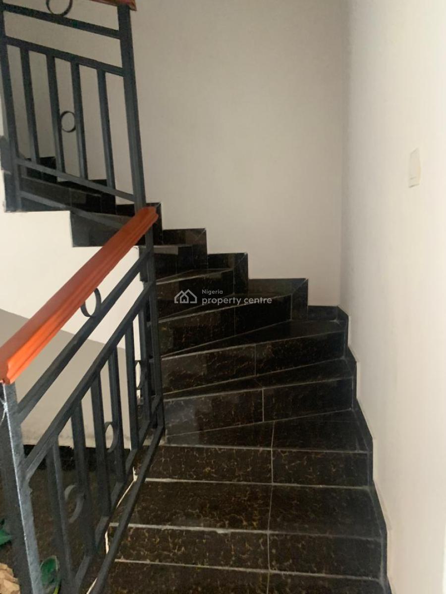 3 Bedrooms Semi Detached Duplex, County Road, Lekki, Lagos, Semi-detached Duplex for Rent