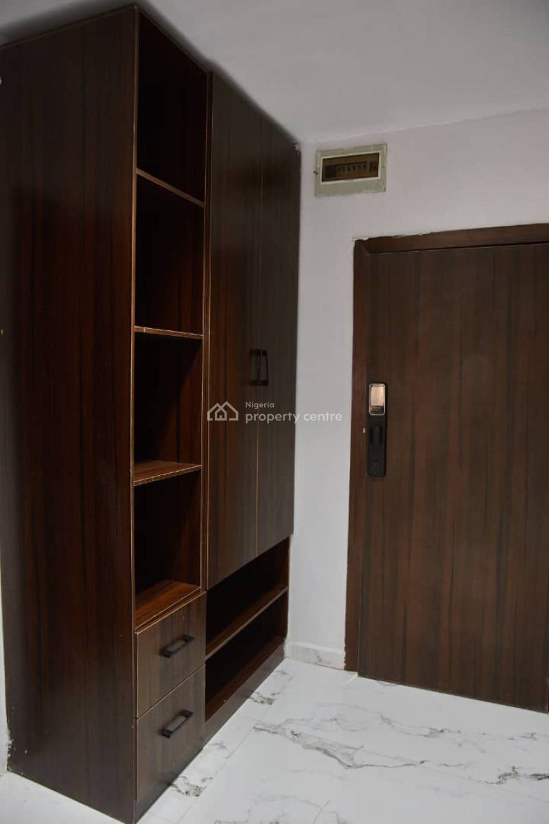 Elegant Studio Apartment, Adeola Ajayi Crescent Off Oludegun Avenue, Mafoluku, Oshodi, Lagos, Self Contain (single Rooms) Short Let