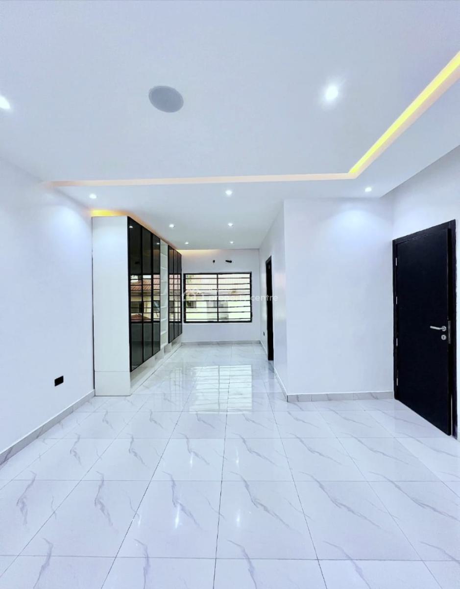 Fully Serviced 3 Bedroom Apartments, Lekki Phase 1, Lekki, Lagos, Flat / Apartment for Sale