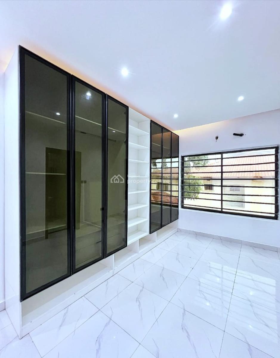 Fully Serviced 3 Bedroom Apartments, Lekki Phase 1, Lekki, Lagos, Flat / Apartment for Sale