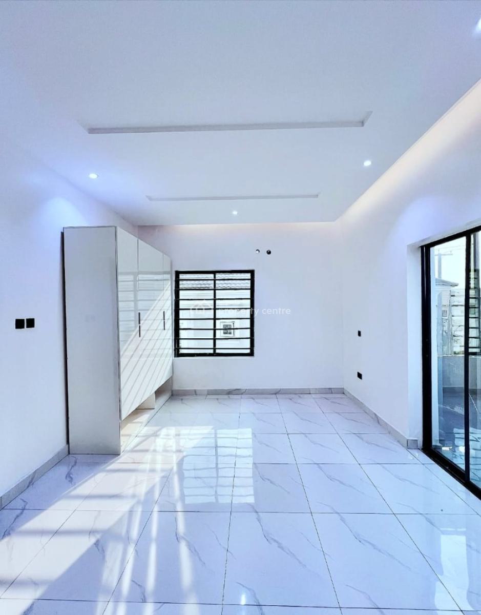 Fully Serviced 3 Bedroom Apartments, Lekki Phase 1, Lekki, Lagos, Flat / Apartment for Sale