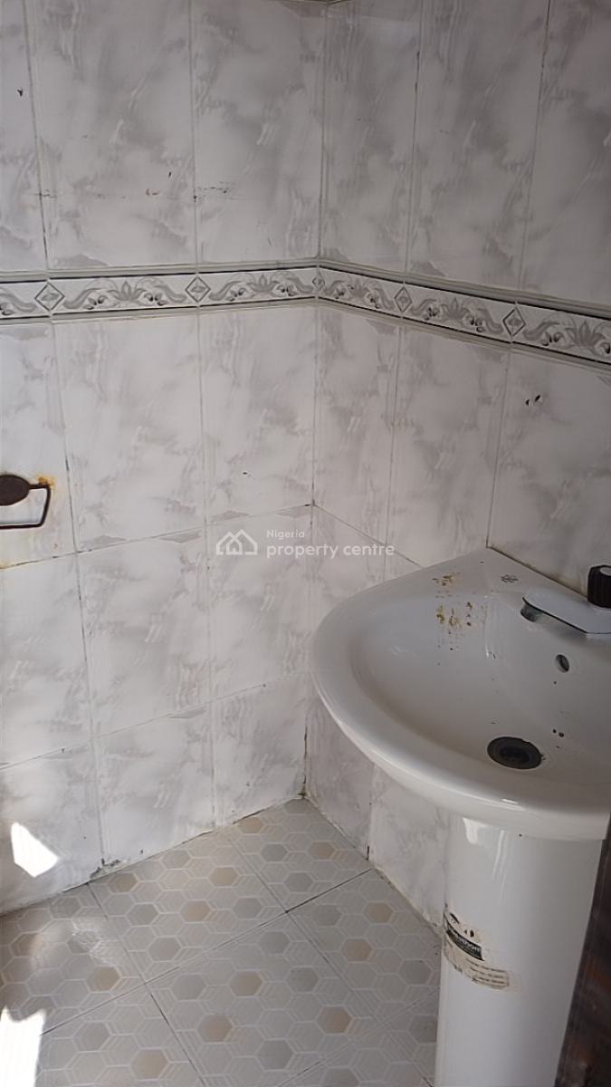 Recently Vacated 2 Bed with Clean Water, Sangotedo, Ajah, Lagos, Flat / Apartment for Rent