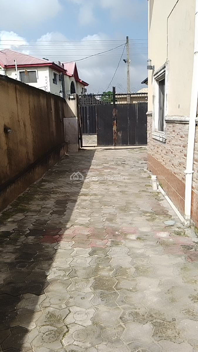 Recently Vacated 2 Bed with Clean Water, Sangotedo, Ajah, Lagos, Flat / Apartment for Rent