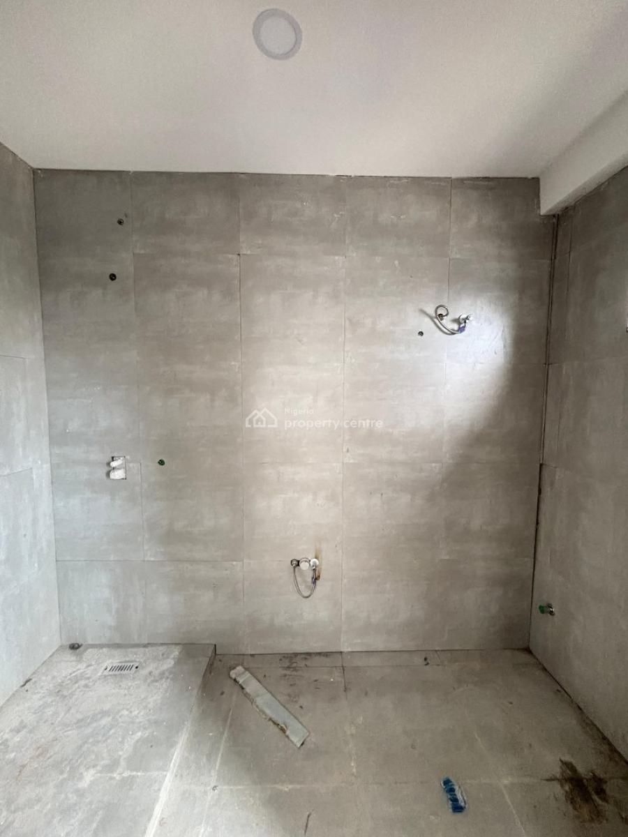 Spacious  3 Bedroom Apartment, Lekki Phase 1, Lekki, Lagos, Flat / Apartment for Sale