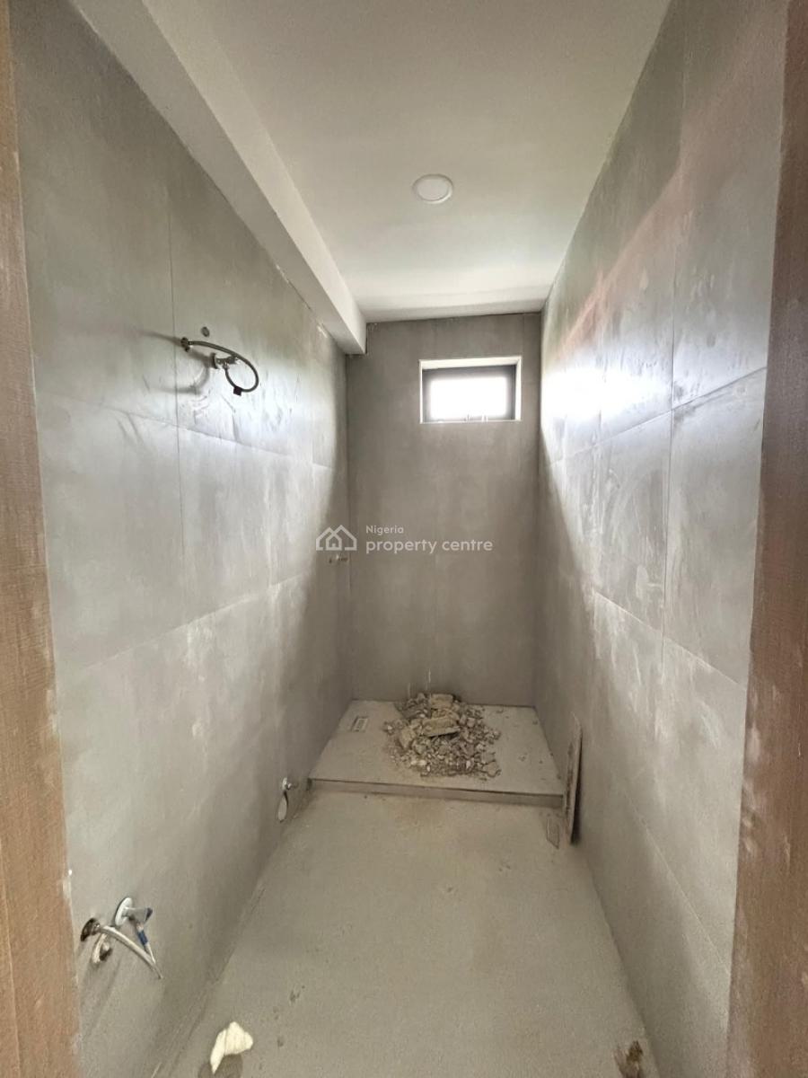 Spacious  3 Bedroom Apartment, Lekki Phase 1, Lekki, Lagos, Flat / Apartment for Sale