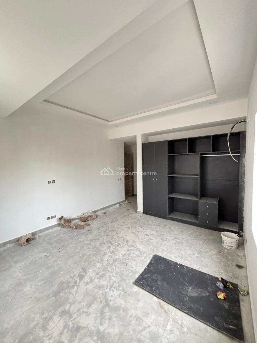 Spacious  3 Bedroom Apartment, Lekki Phase 1, Lekki, Lagos, Flat / Apartment for Sale