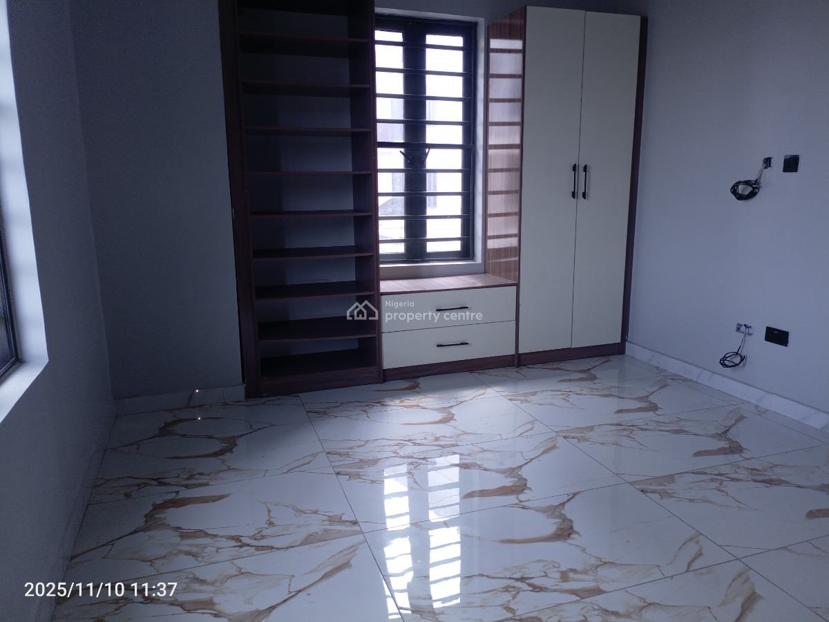 2 Bedroom Luxurious and Spacious Flat, Freedom Way, Lekki Phase 1 Lagos State, Lekki Phase 1, Lekki, Lagos, Flat / Apartment for Sale