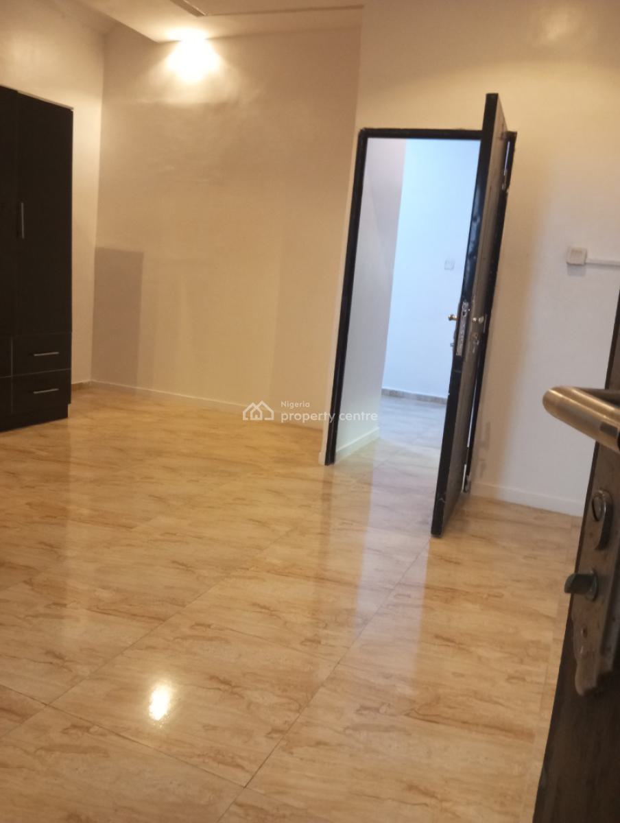 Specious Fully Serviced Studio, Chevron Drive, Lekki, Lagos, Flat / Apartment for Rent