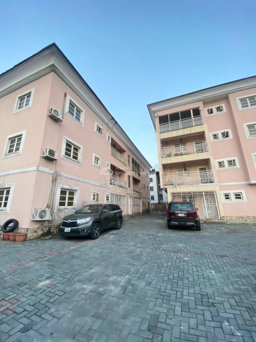 3 Bedroom Apartment in a Secured and Serene Estate, Osapa, Lekki, Lagos, Flat / Apartment for Rent